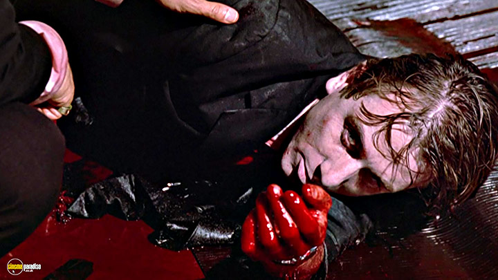 A still #18 from Reservoir Dogs (1992) With Tim Roth
