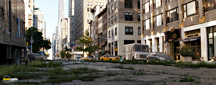 A still #11 from I Am Legend (2007)