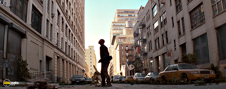 A still #16 from I Am Legend (2007)