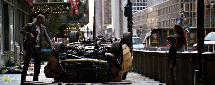 A still #19 from I Am Legend (2007)