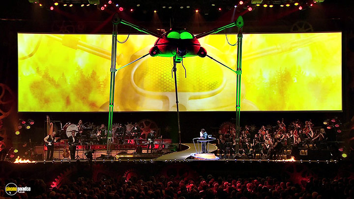 A still #16 from Jeff Wayne's the War of the Worlds: The New Generation: Alive from the O2 (2013)