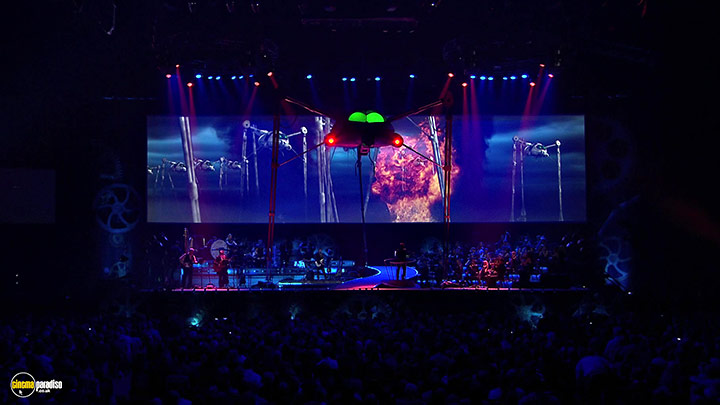 A still #11 from Jeff Wayne's the War of the Worlds: The New Generation: Alive from the O2 (2013)