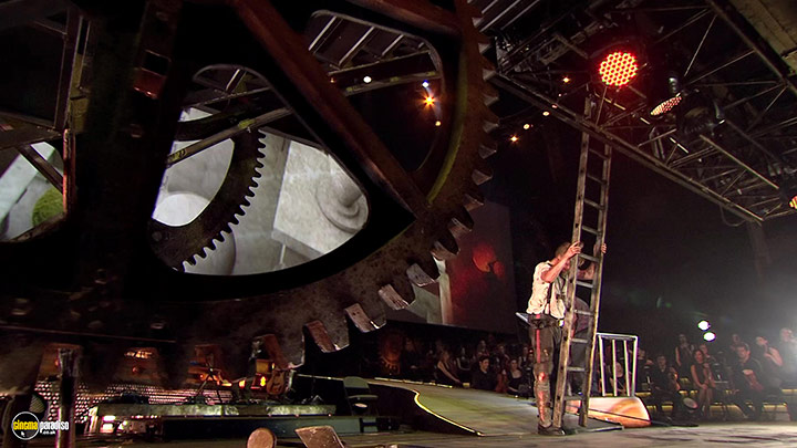 A still #6 from Jeff Wayne's the War of the Worlds: The New Generation: Alive from the O2 (2013)
