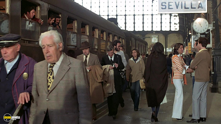 A still #18 from That Obscure Object of Desire (1977)