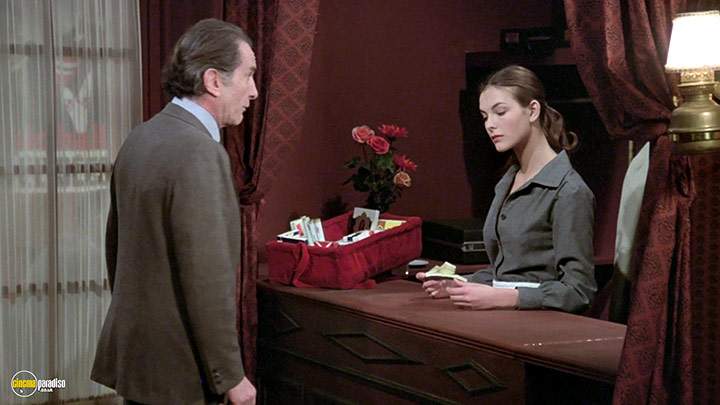 A still #11 from That Obscure Object of Desire (1977)