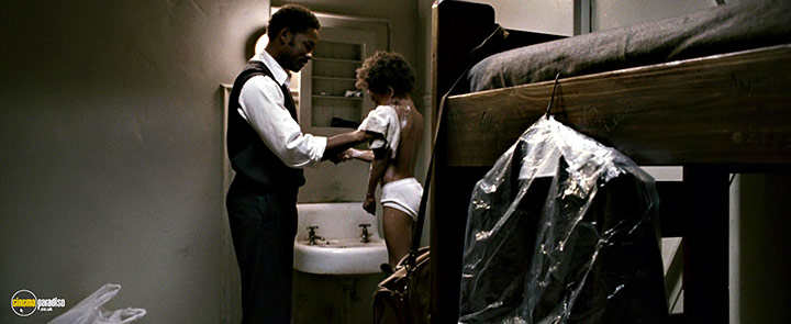 A still #7 from The Pursuit of Happyness (2006) With Will Smith And Jaden Smith