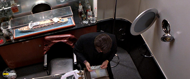 A still #11 from Carlito's Way (1993)