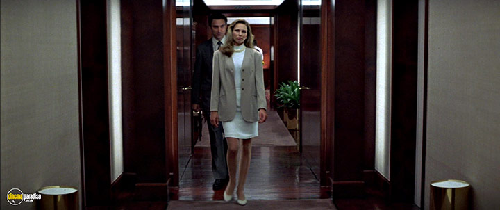 A still #16 from Carlito's Way (1993)