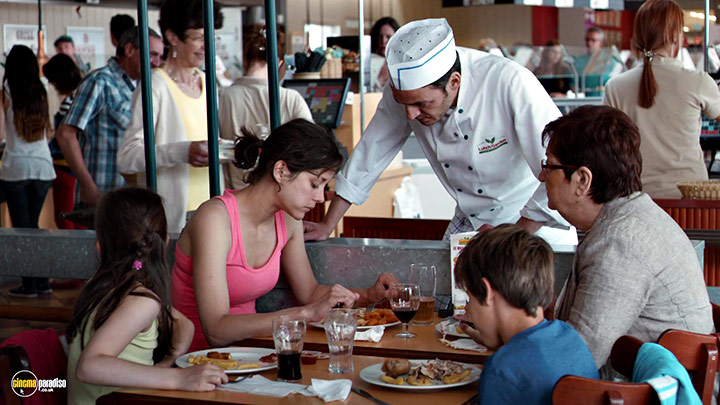 A still #12 from Two Days, One Night (2014) With Marion Cotillard