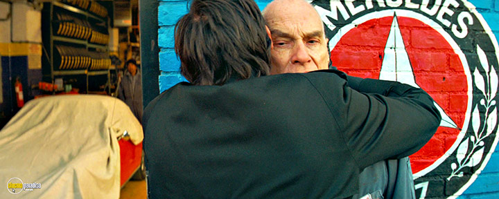 A still #8 from The Darjeeling Limited (2007) With Barbet Schroeder