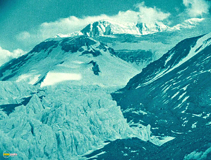 A still #4 from The Epic of Everest (1924)
