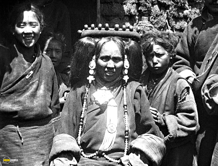 A still #6 from The Epic of Everest (1924)