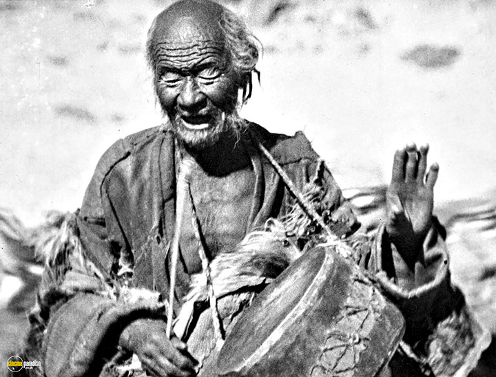 A still #7 from The Epic of Everest (1924)