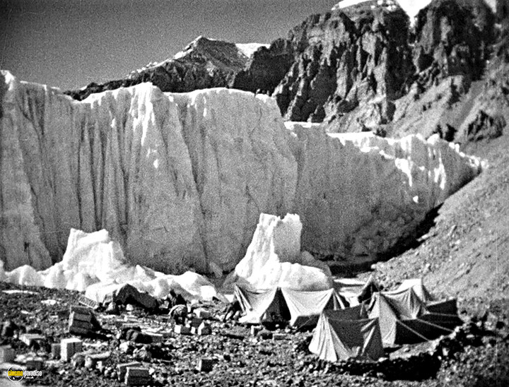 A still #18 from The Epic of Everest (1924)