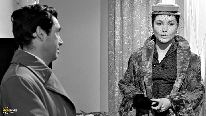 A still #12 from The Girlfriends (1955)