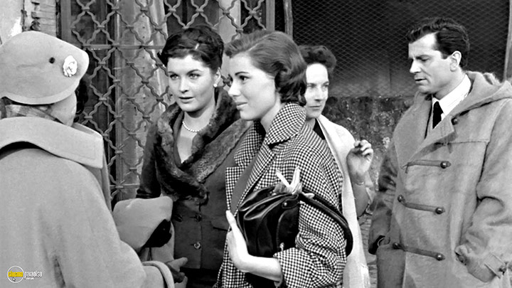 A still #11 from The Girlfriends (1955) With Gabriele Ferzetti, Valentina Cortese And Eleonora Rossi Drago