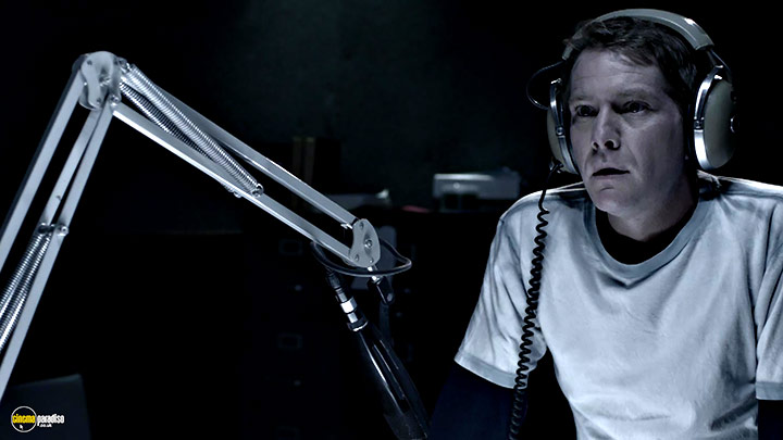 A still #16 from Shadow People (2013)