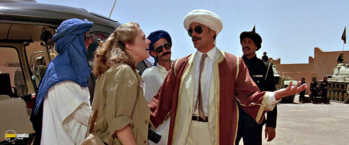 A still #19 from The Jewel of the Nile (1985)