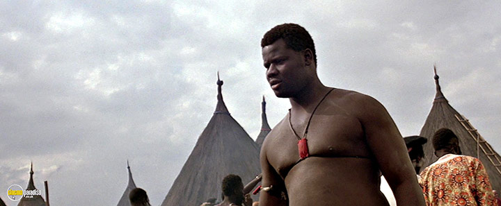 A still #14 from The Jewel of the Nile (1985)