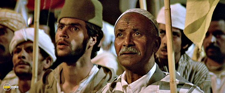 A still #9 from The Jewel of the Nile (1985)