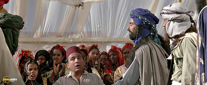 A still #8 from The Jewel of the Nile (1985)