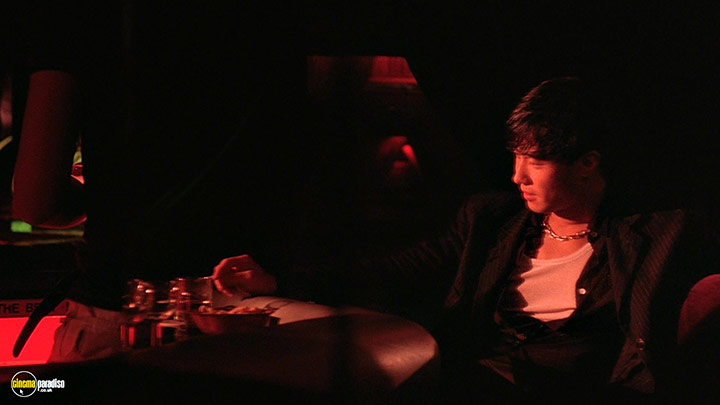 A still #12 from Fallen Angels (1995)