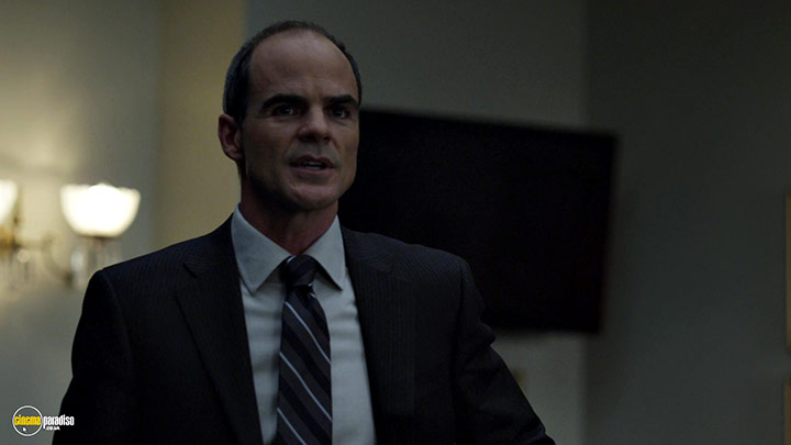 A still #19 from House of Cards: Series 1 (2013) With Michael Kelly