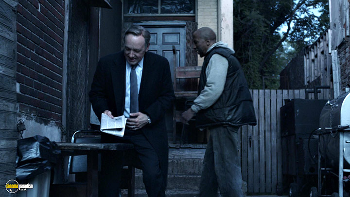 A still #16 from House of Cards: Series 1 (2013) With Kevin Spacey And Mahershala Ali