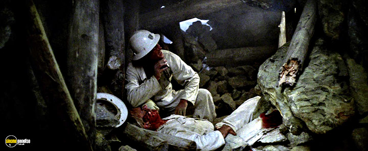 A still #4 from Gold (1974)