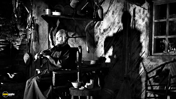 A still #11 from Bride of Frankenstein (1935)