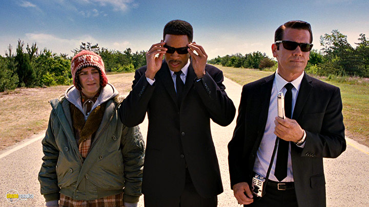 A still #10 from Men in Black 3 (2012) With Will Smith, Josh Brolin And Michael Stuhlbarg