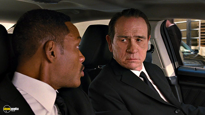 A still #15 from Men in Black 3 (2012) With Tommy Lee Jones