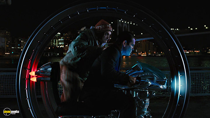 A still #18 from Men in Black 3 (2012)