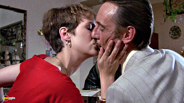 A still #4 from A Fish Called Wanda (1988) With Jamie Lee Curtis And Tom Georgeson