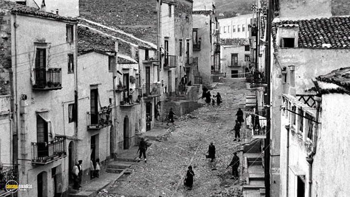 A still #20 from Salvatore Giuliano (1962)