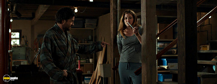 A still #12 from This Is Where I Leave You (2014) With Kathryn Hahn
