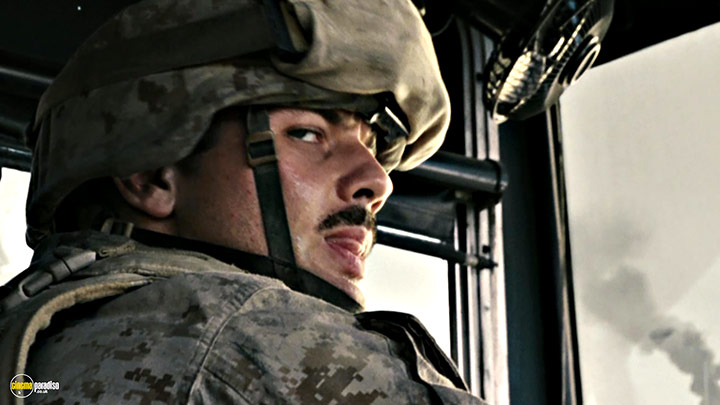 A still #5 from Battle: Los Angeles (2011)