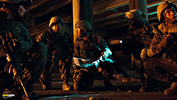 A still #16 from Battle: Los Angeles (2011)