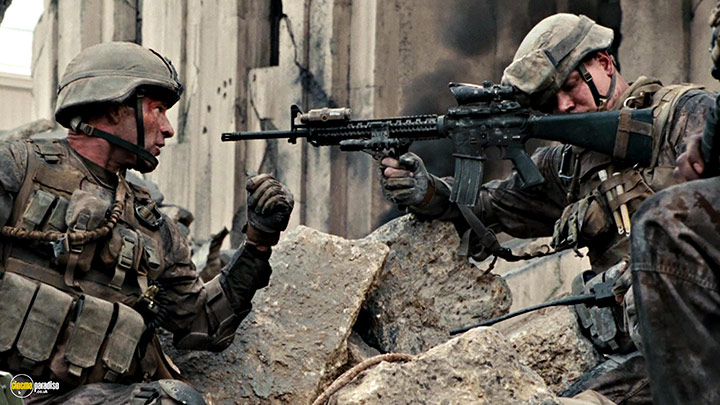 A still #15 from Battle: Los Angeles (2011)