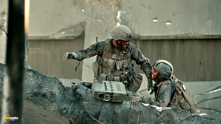 A still #13 from Battle: Los Angeles (2011)