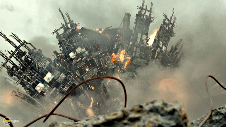 A still #11 from Battle: Los Angeles (2011)