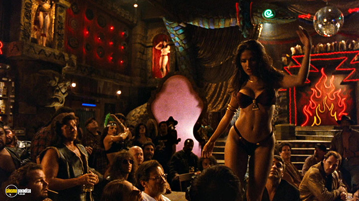 A still #17 from From Dusk Till Dawn (1996) With Salma Hayek