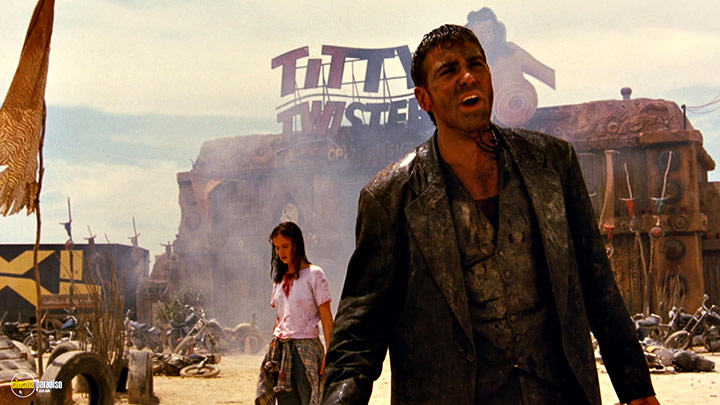 A still #2 from From Dusk Till Dawn (1996) With George Clooney And Juliette Lewis