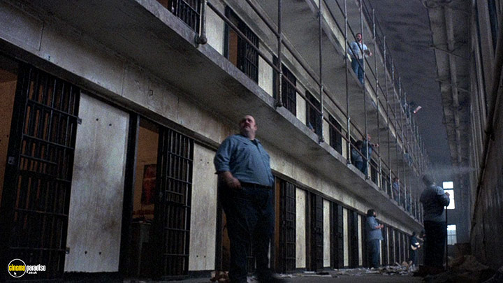 A still #8 from Runaway Train (1985)