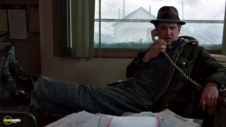 A still #10 from Runaway Train (1985)