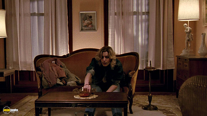A still #16 from The House of the Devil (2009)