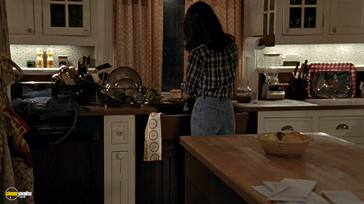 A still #9 from The House of the Devil (2009)