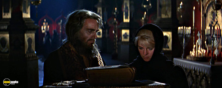 A still #16 from Doctor Zhivago (1965) With Julie Christie