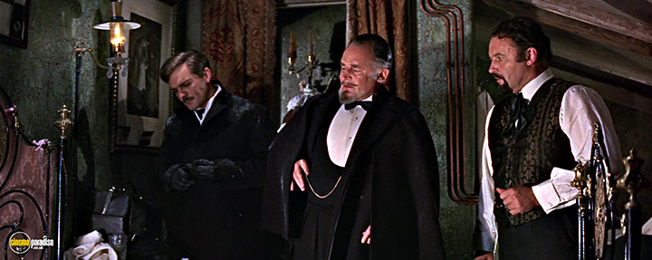A still #18 from Doctor Zhivago (1965) With Omar Sharif And Rod Steiger