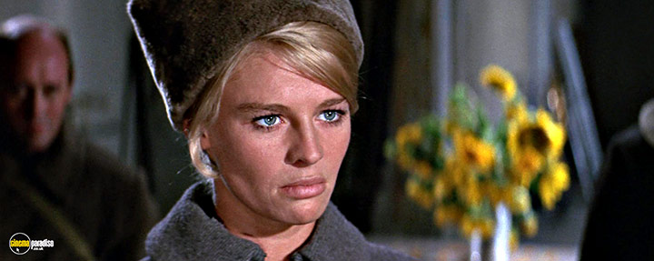 A still #2 from Doctor Zhivago (1965) With Julie Christie